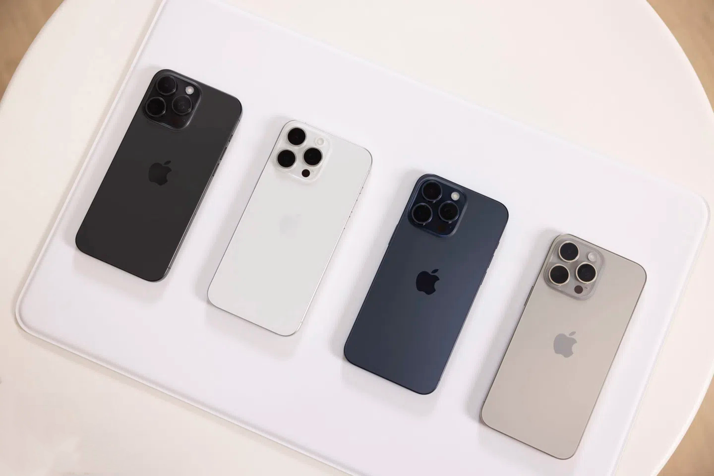 消息称苹果将在 2027 年推出两款 20 周年纪念版 iPhone，不过会在印度制造